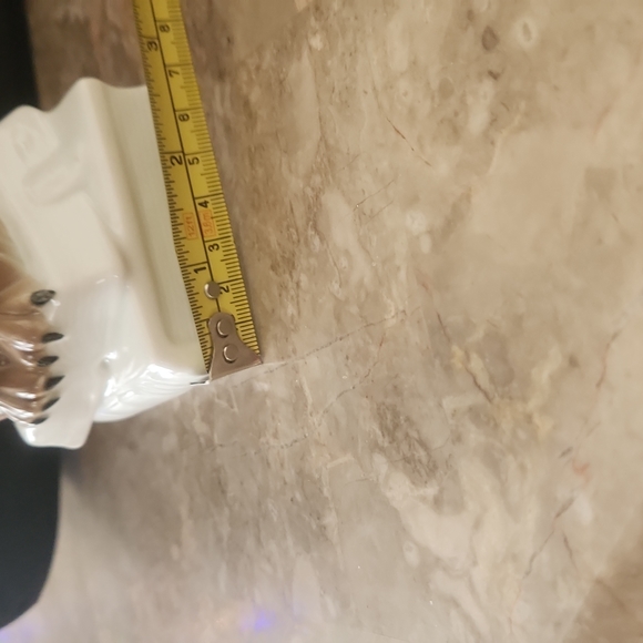 VINTAGE OWL PERCHED ON BOOKS PORCELAIN FIGURINE. - Picture 9 of 10